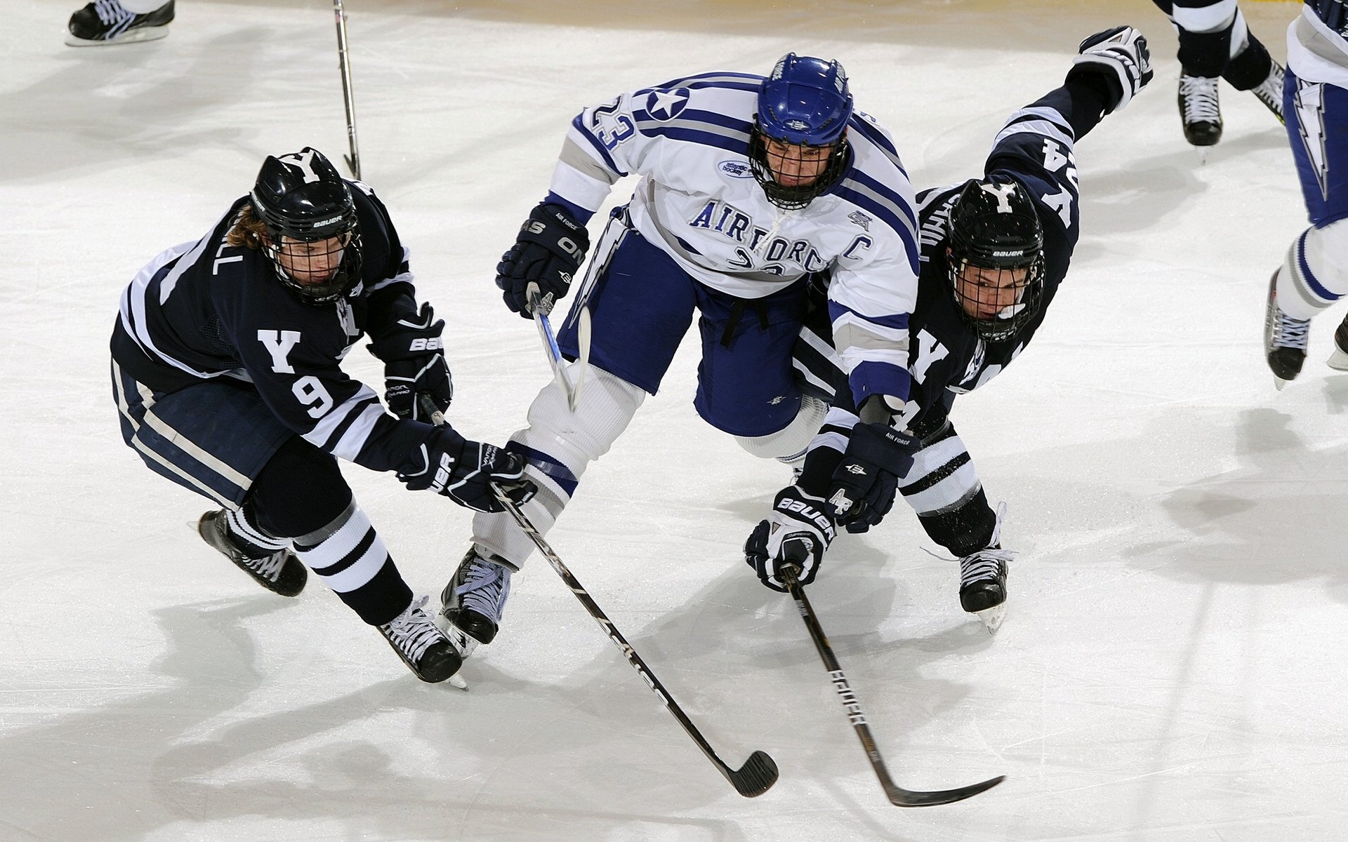 阵型灵活切换能力是否决定球队适应多线作战能力，球队灵活性
